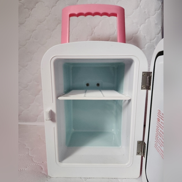 Sanrio Hello Kitty Pink Mini Refrigerator and Food Warmer - Picture 5 of 14